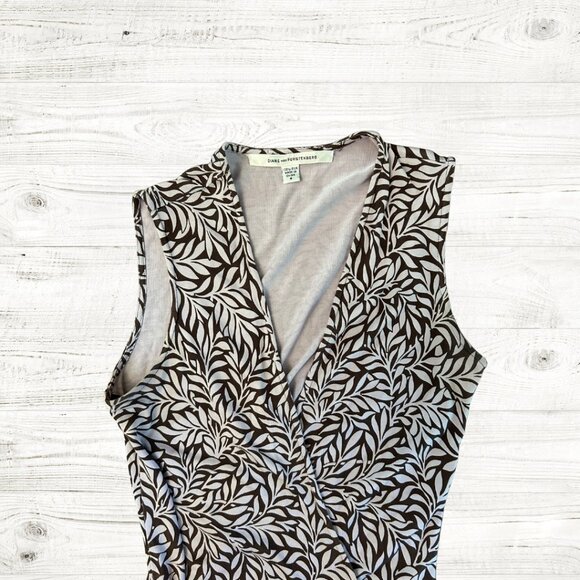 Diane Von Furstenberg Wrap Dress Brown and Pink Leaves Pattern Size 4 - Picture 2 of 4